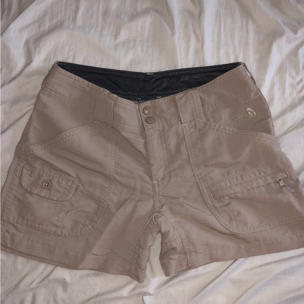 SOLD❌❌North face shorts